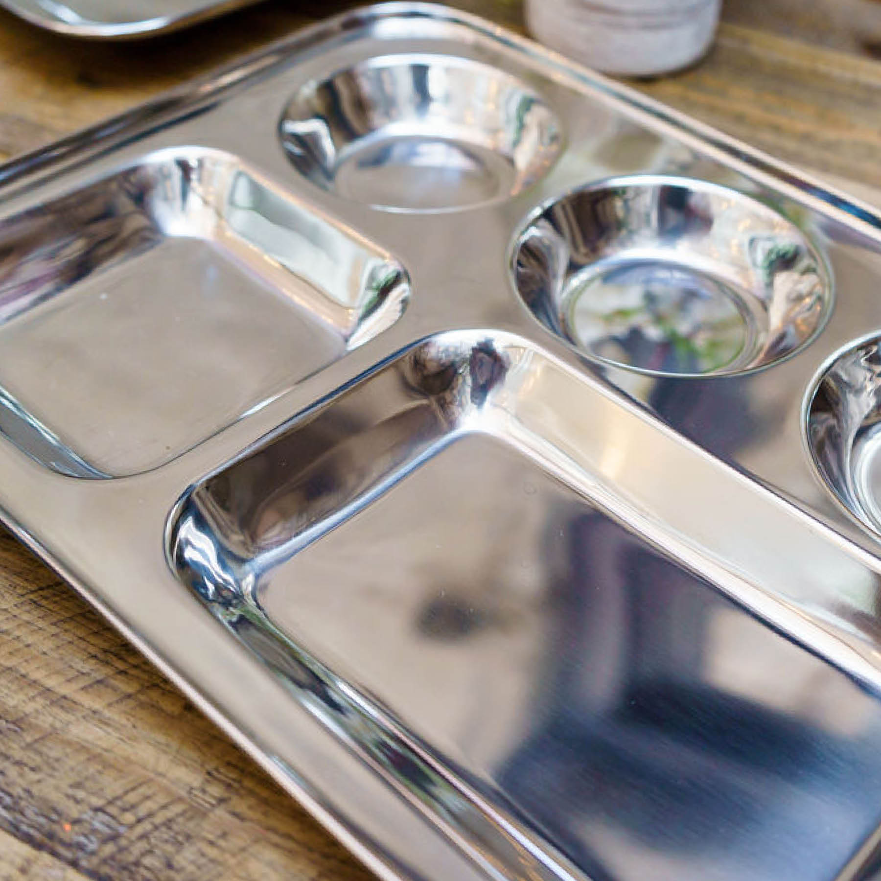 Stainless steel dishes - free of BPA (and all other bisphenols), phthalates, PVC, lead and melamine